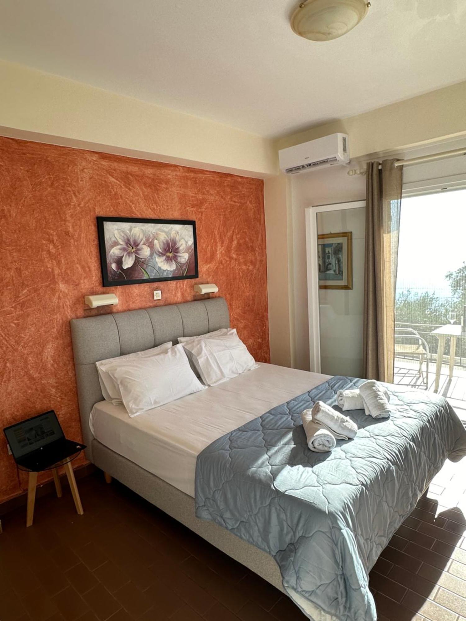 Vladimiros Apartments Barbati Exterior foto